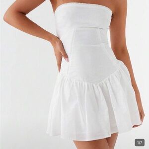 White strapless minidress with corset back